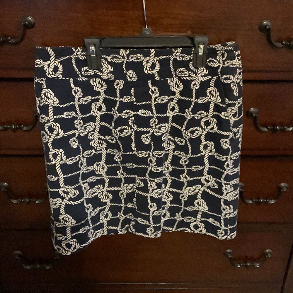 Talbots skirt size 6. Navy/white rope pattern